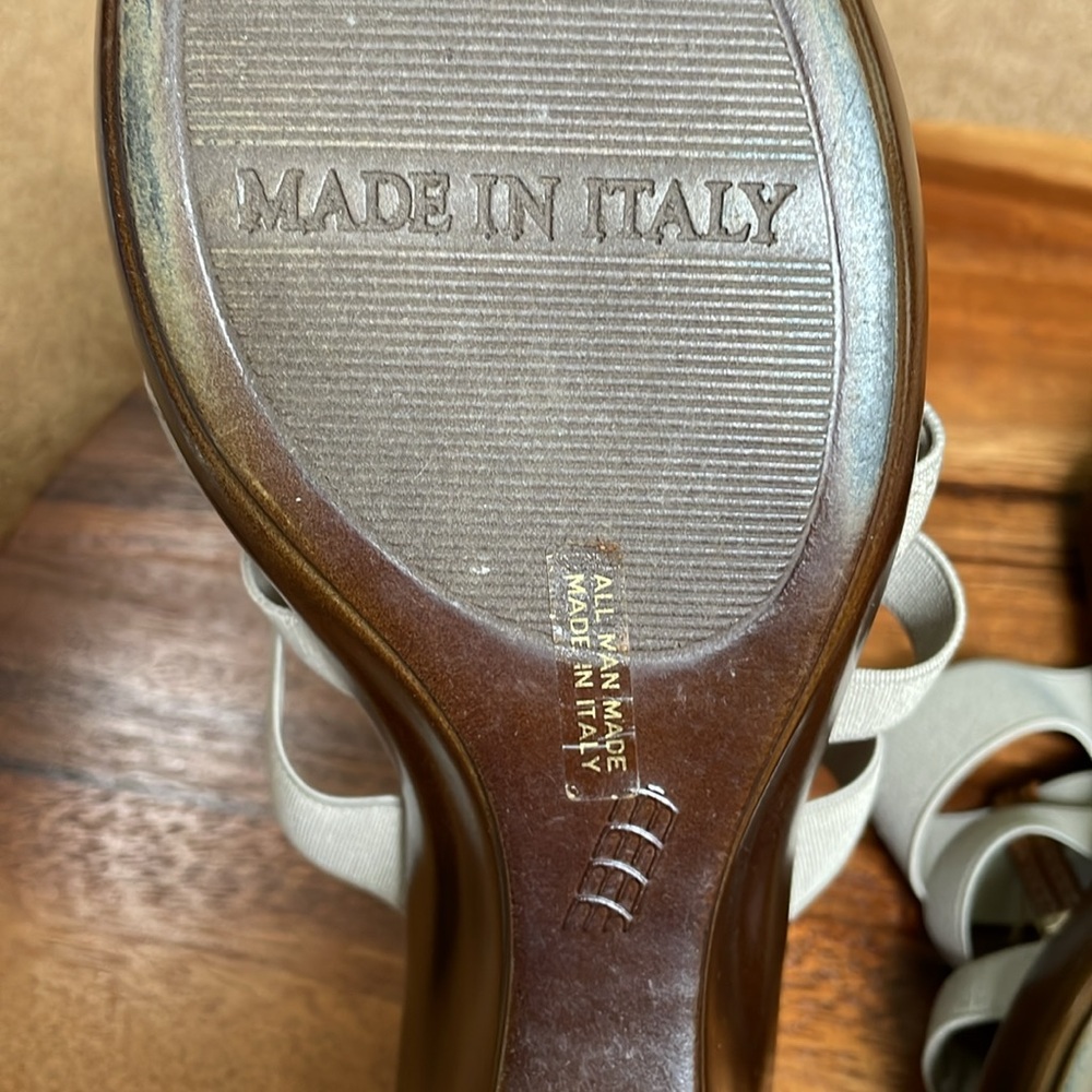 Italian Shoemakers Wedge Sandals - Picture 11 of 12